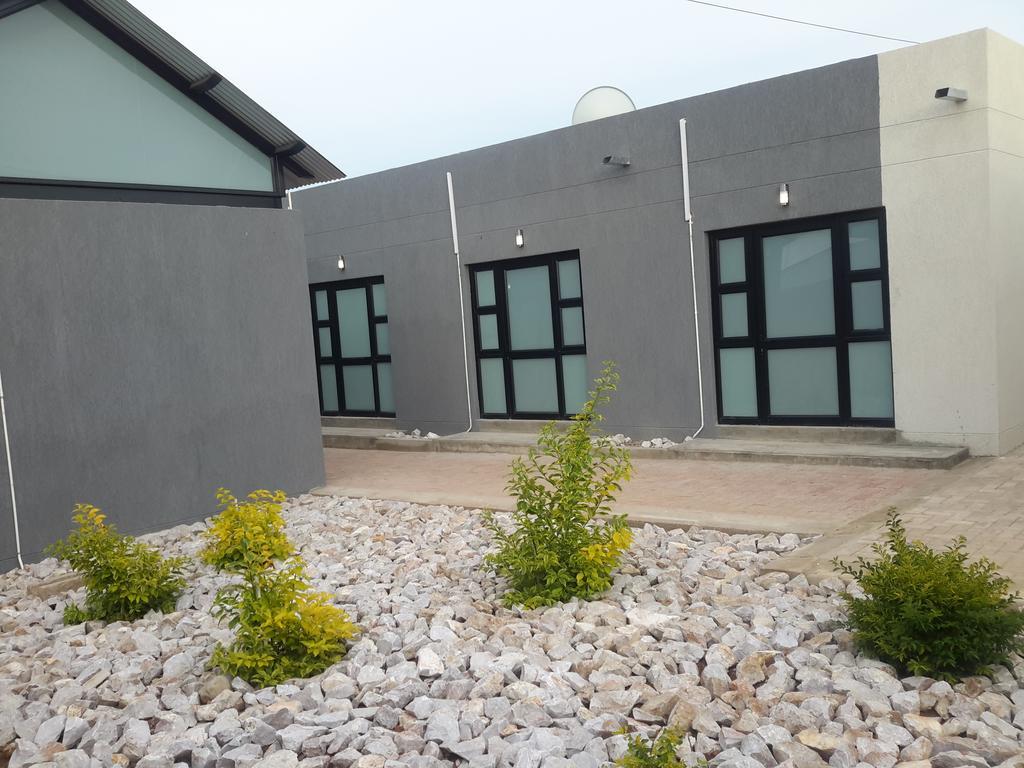 Tsumeb Guesthouse Kamho Екстер'єр фото