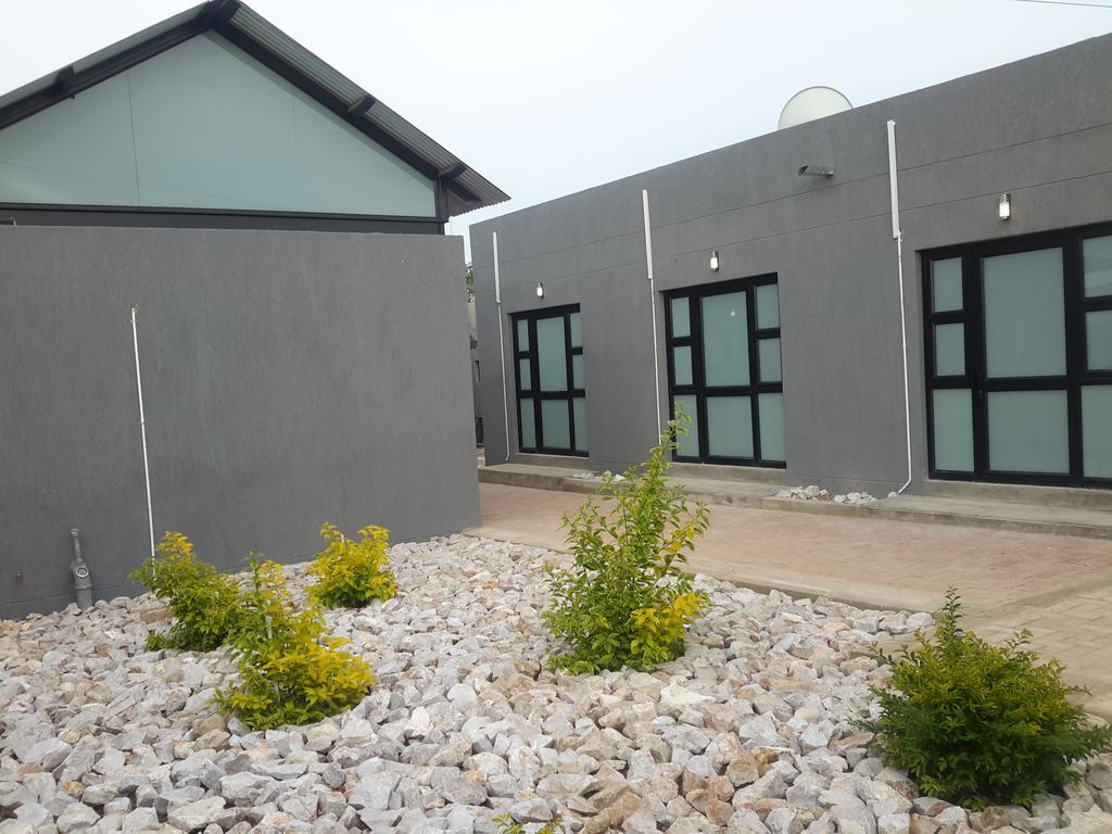 Tsumeb Guesthouse Kamho Екстер'єр фото