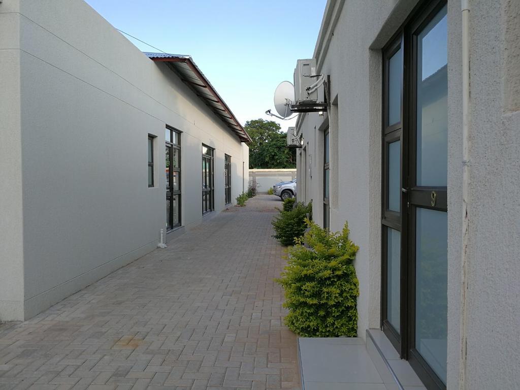 Tsumeb Guesthouse Kamho Екстер'єр фото