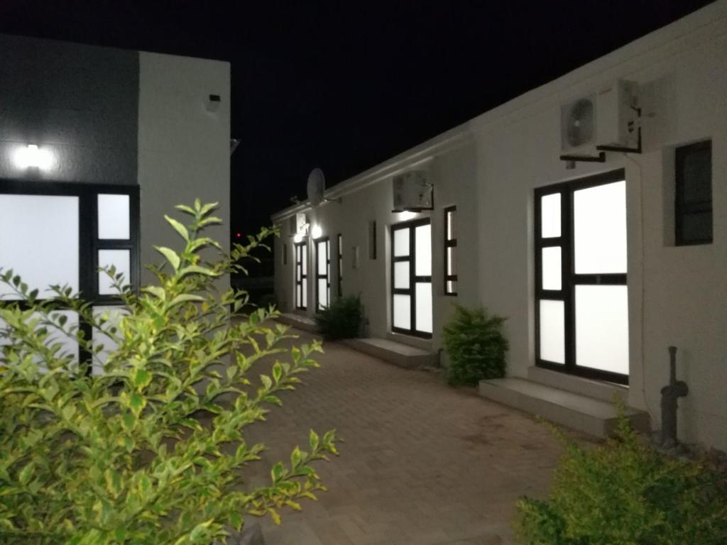 Tsumeb Guesthouse Kamho Екстер'єр фото