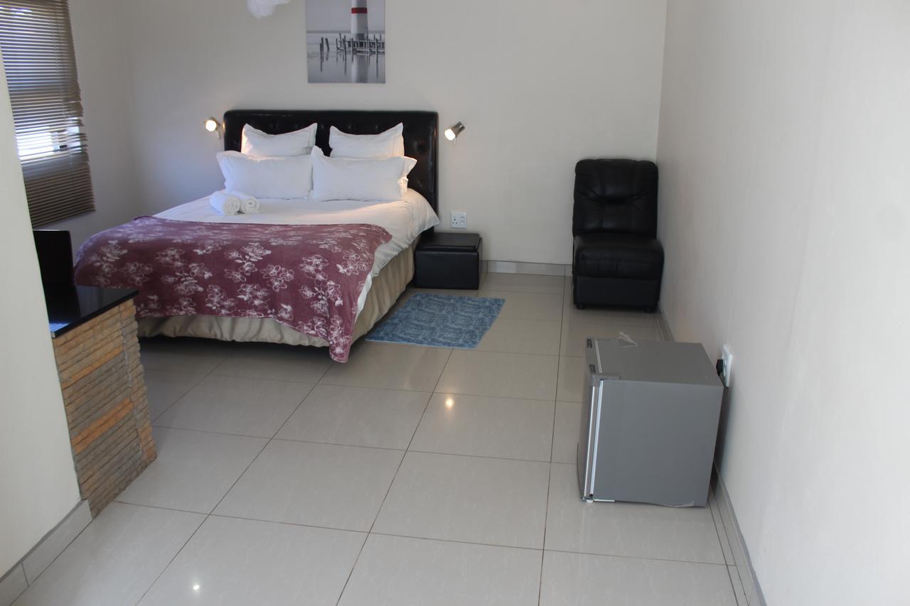 Tsumeb Guesthouse Kamho Екстер'єр фото