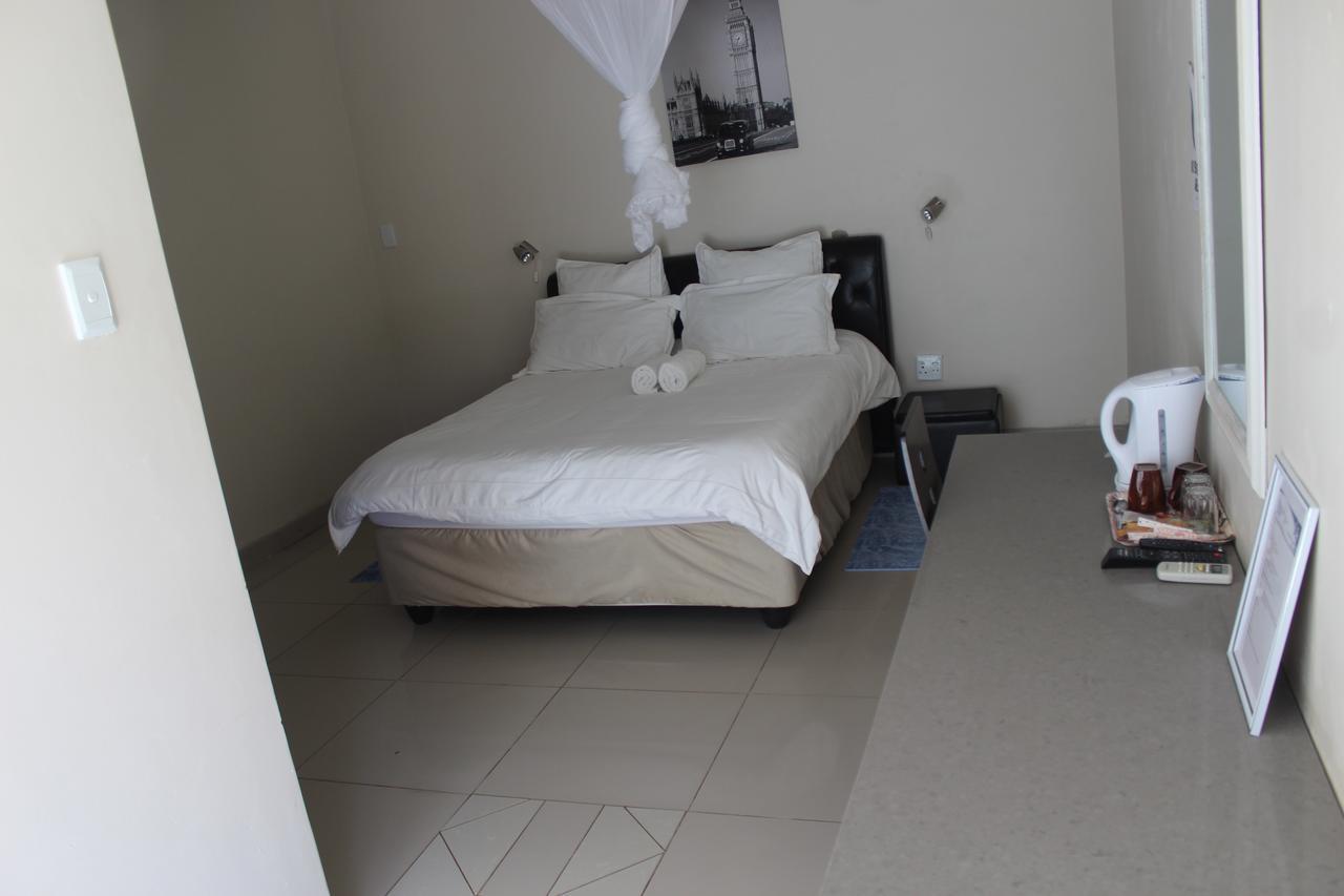 Tsumeb Guesthouse Kamho Екстер'єр фото